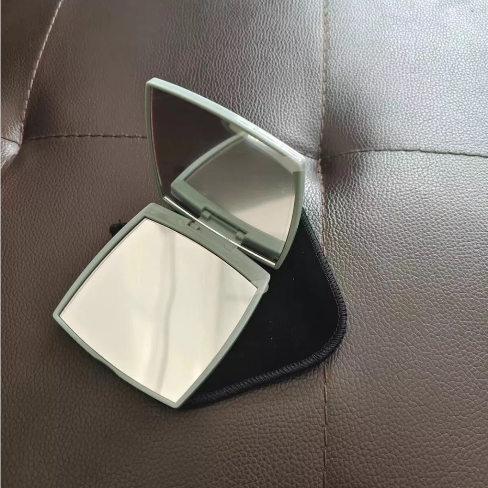 Chanel Compact Mirror NWB and Dustbag - Picture 3 of 4